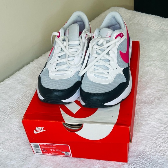 Nike Air Max SC (GS) | White / Gray / Black / Pink | Size 5Y - Picture 3 of 5